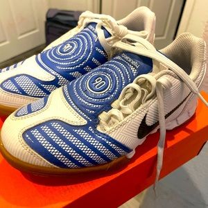 Nike Total 90 II Shoot Jr IC Junior Football Shoes Size Youth 1